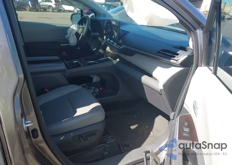 2022 Toyota Sienna Xle z USA, uszkodzony, nr VIN 5TDJRKEC4NS106156